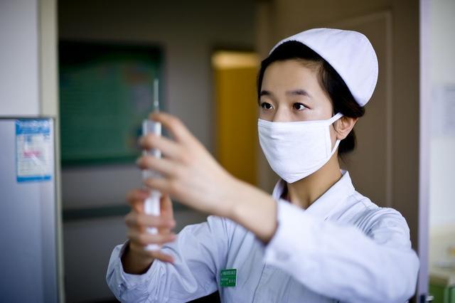 今天是护士节你能写诗文歌颂白衣使者吗