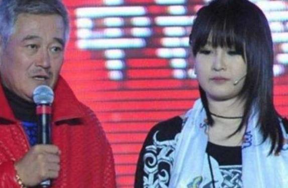 赵本山有几个女儿:赵本山女儿球球为什么说买不起一万块钱的衣服就是穷人？