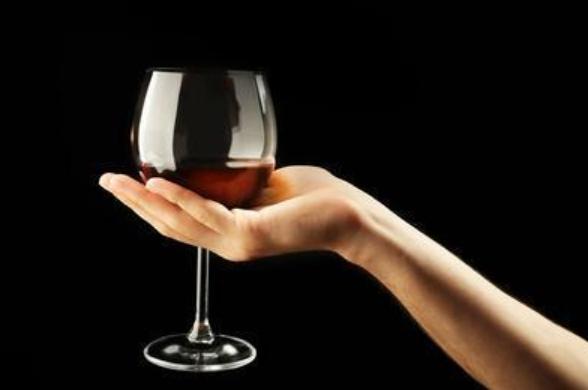 自酿红葡萄酒，酿造葡萄酒时葡萄需要去皮吗