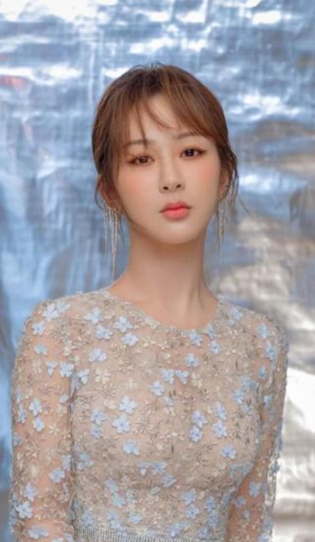 杨紫几岁了:杨紫是90后女演员中最漂亮的吗