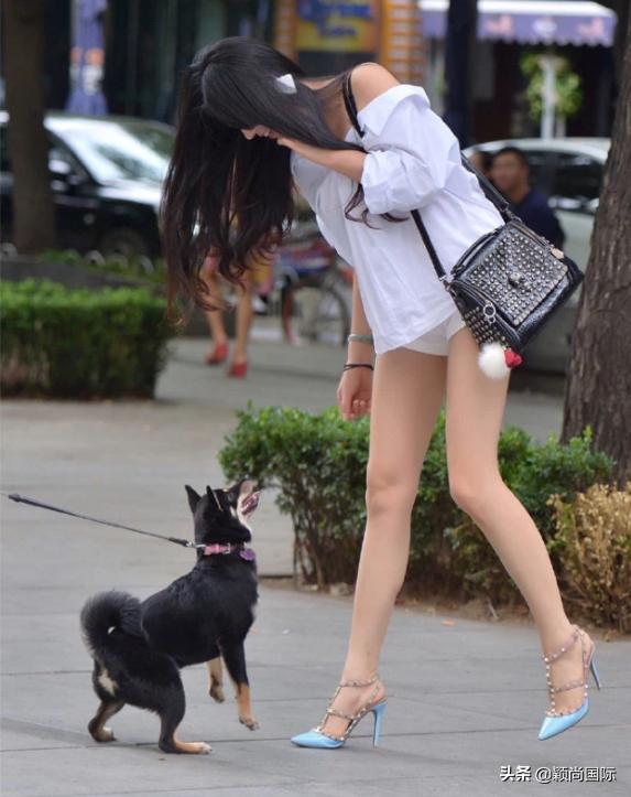 周震南遮衬衫图案:为什么很少有人穿黑衬衣？