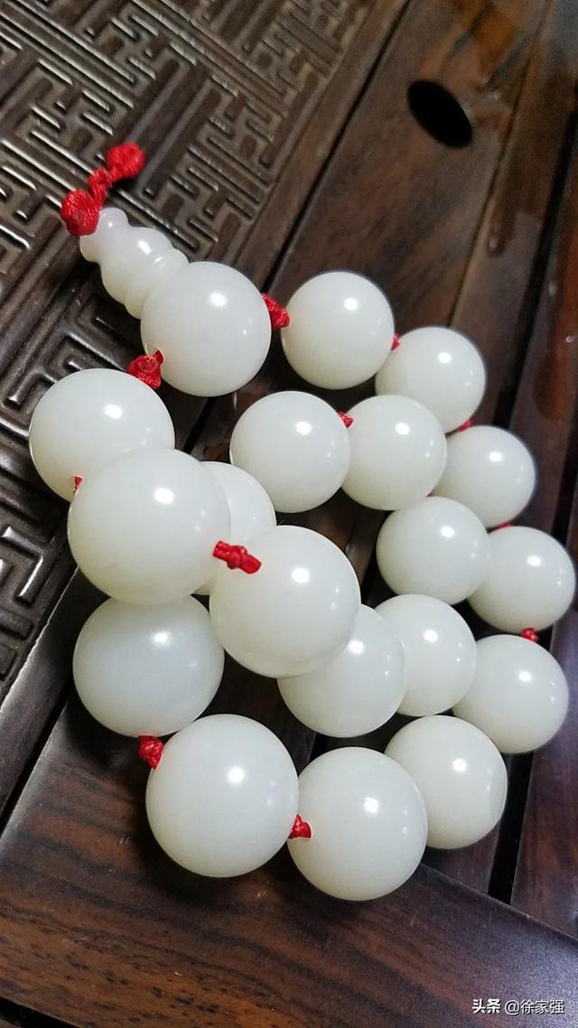 和田玉需要抹油吗,新疆和田玉，玉的皮子重要或是玉质重要？