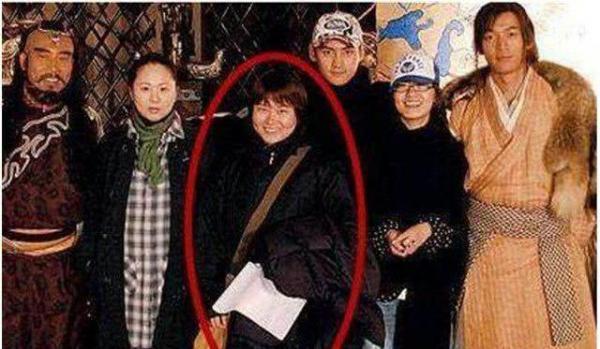张冕的父母评价胡歌 女助手经纪人张冕如何救了胡歌