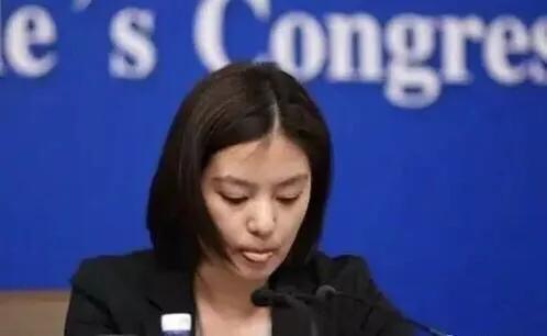 张京简历:翻译界的天花板—张京，霸屏热搜三天，到底有多厉害？