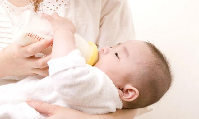 挤奶喂狗全集在线观看:是否一定要喂母乳不可，如果母乳不足怎么喂？