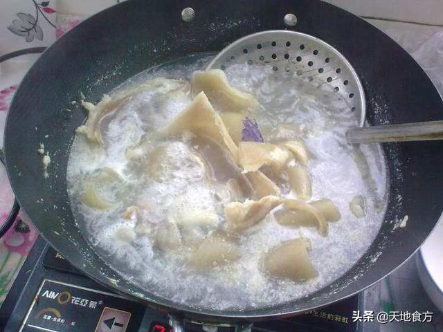 (猪皮冻最正宗的做法怎么做)如何做出最好吃的猪皮冻,Q弹劲道?