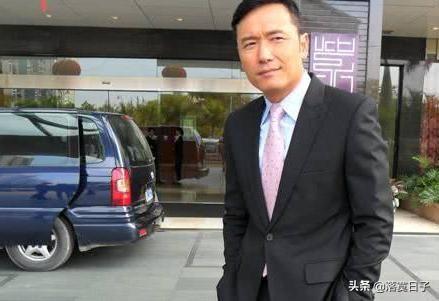 周润发是二哥，向华强是三哥，谢贤是四哥，谁是大哥和五哥？