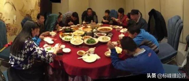 室内打仗视频:为什么到过年家庭矛盾就多起来了，甚至大打出手，最后不欢而散？