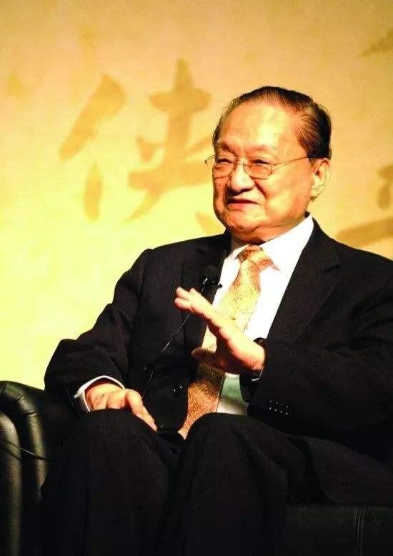 演员朱墨:书法作品落款处钤印应该上朱下白还是上白下朱？