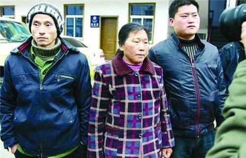 水嶋宏:当年靠一张照片走红的“犀利哥”，11年过去，如今他过得怎么样