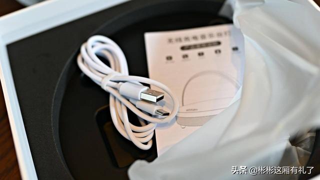 小彬彬前妻:家居展会上看到【EZVALO几光】，求问是个什么牌子？