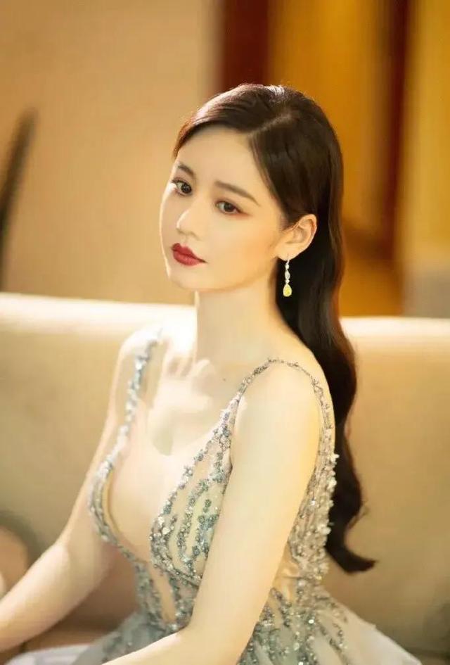 晶女郎:历届“晶女郎”各有千秋，邱意浓会是下一个邱淑贞吗？