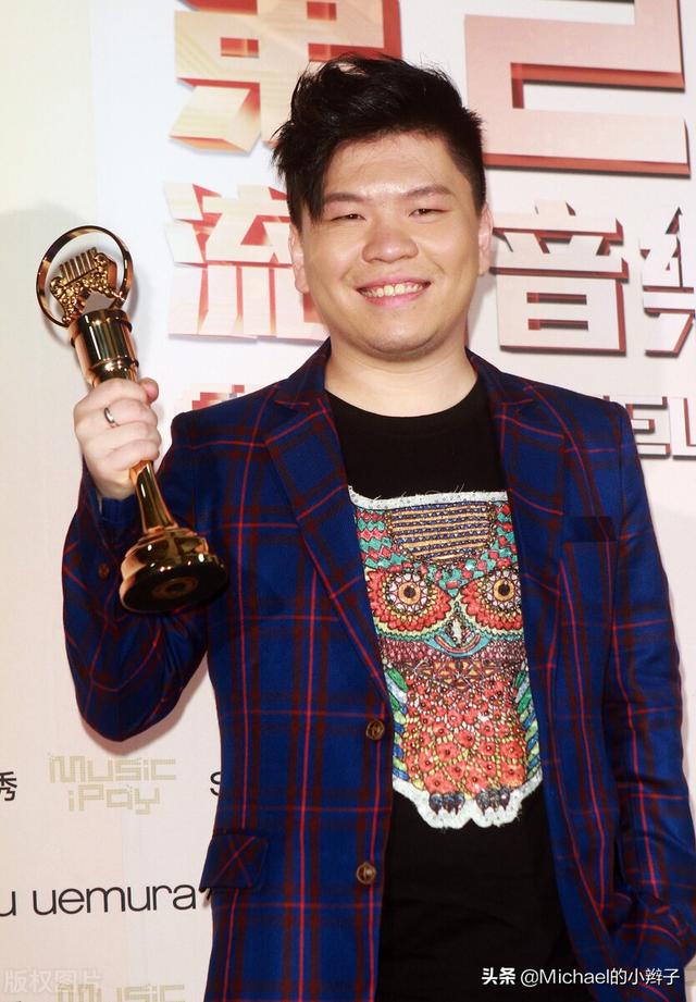 配合是王道 歌词:经常听到：请配合我们的工作。我们有义务配合别人的工作吗？