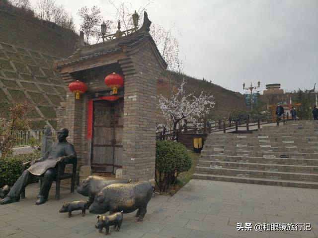 白鹿原电影简介:电视连续剧《白鹿原》中，为什么多次出现傻子二豆的镜头？