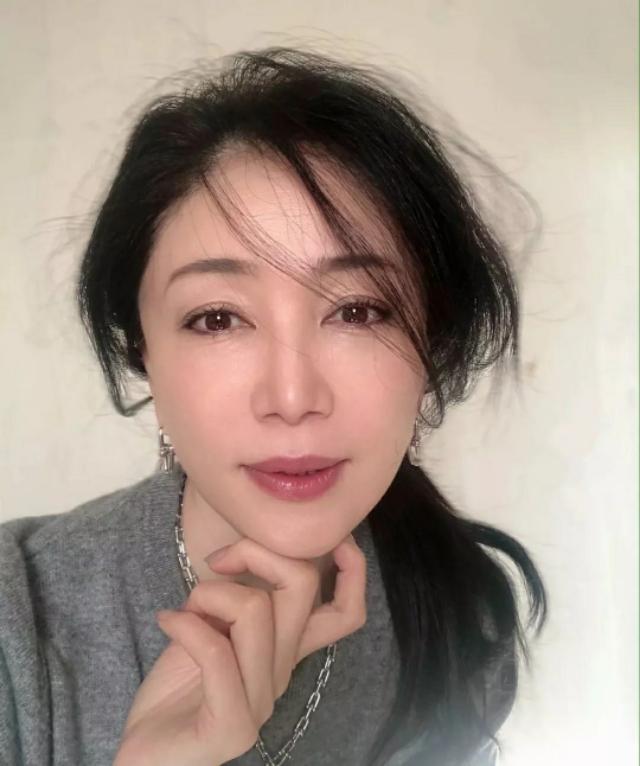 母狗女畜美女犬:女人37岁是一个什么概念？