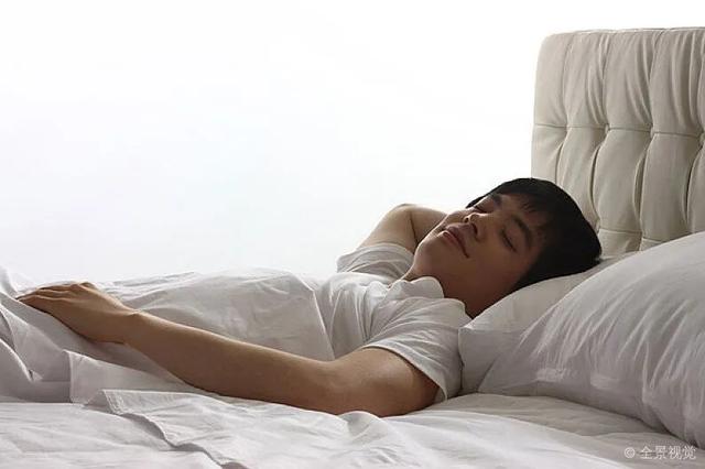 酸枣仁泡水一次用几粒，酸枣仁泡水喝的功效是什么？