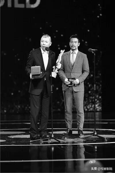 涩谷车站:冯小刚又来演电影了，新片还是个全球知名IP，又要拿影帝了么？