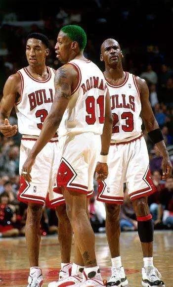 大虫罗德曼当年在公牛队场均只有5分，他为什么能和当年的乔丹皮蓬并称为三巨头？插图14