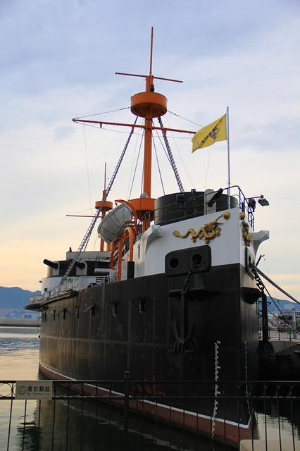 北洋舰队中的定远舰,镇远舰实力如何?是不是当时世界上最强的?