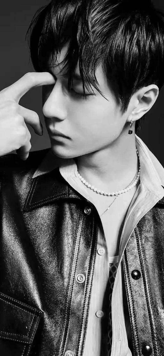 头条问答 - 王一博真实吗?(高冷枫叶5的回答,0赞)