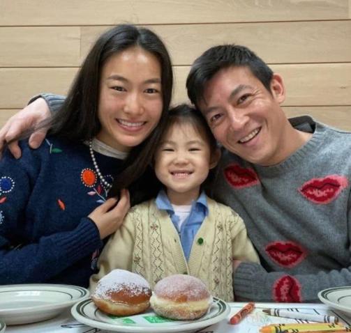 阿娇被曝已离婚:阿娇离婚了，张柏芝也离婚了大家怎么看陈冠希
