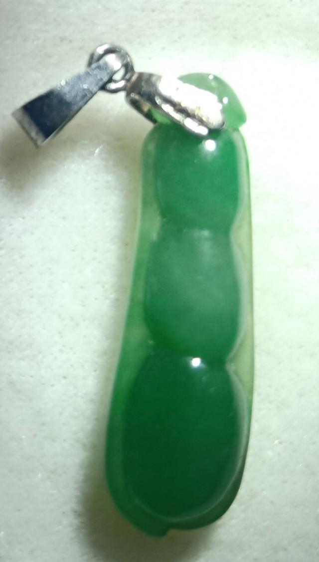 玉石翡翠,翡翠和玉石有什么区别，翡翠好还是玉石好？