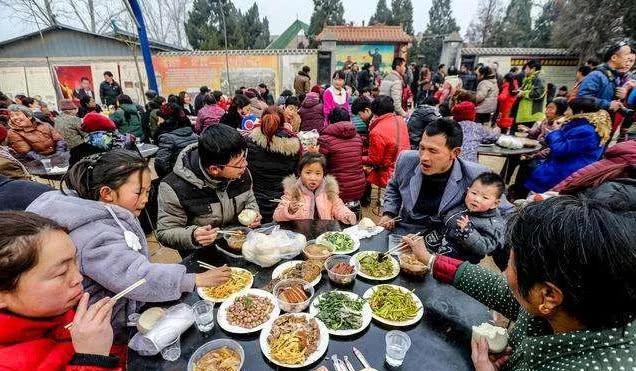请客吃饭乱叫人是哪里风俗？