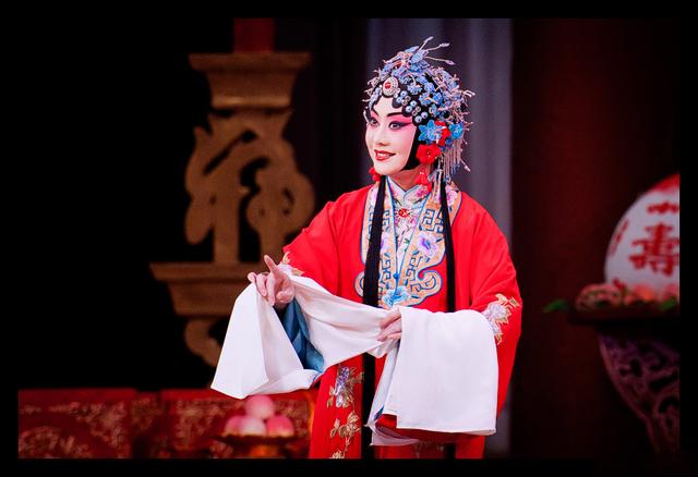 京剧六月雪图片:京剧各派现在有哪些名家名段？