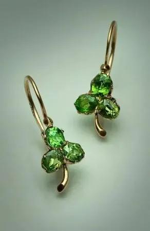 真正的石榴石的图片,翠榴石为何能成为石榴石中的佼佼者？