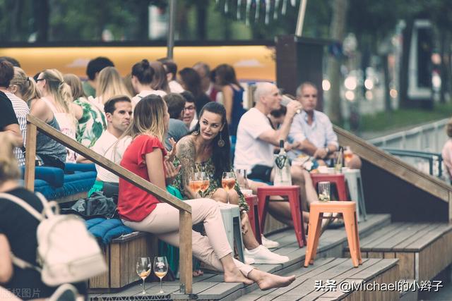 贝多芬钢琴曲:贝多芬是个聋子，那他是怎么创造出那么多传世钢琴曲的？