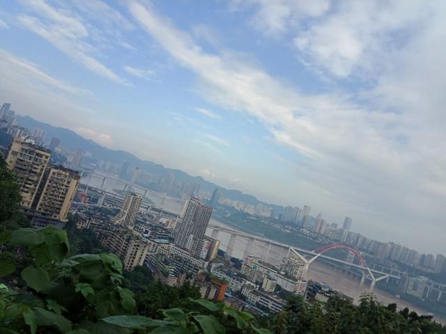 喀纳斯湖水怪抓住了:喀纳斯湖一直有水怪传说，是在观鱼台看水怪吗？