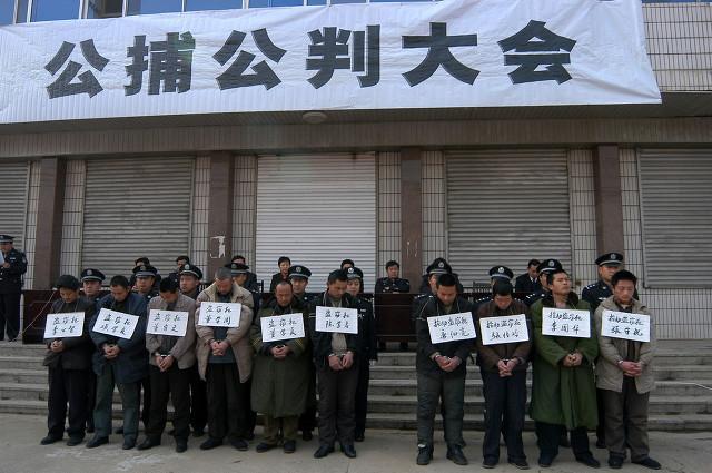 孙小果犯的什么案子:死刑犯执行死刑是保密的吗？现场会有人民群众观看吗？