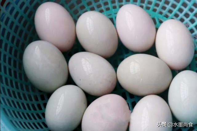 怎么才能把松花蛋切漂亮，松花蛋是怎么做的，有营养吗