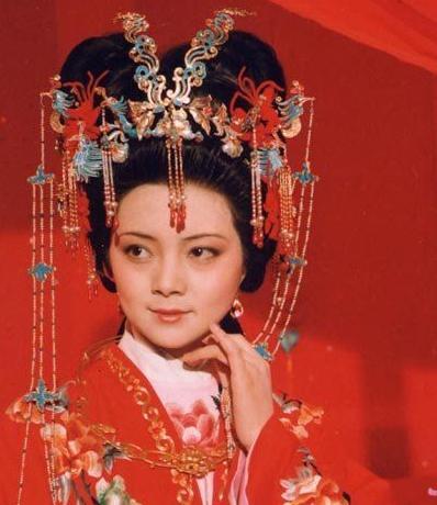 薛宝钗结局:《红楼梦》中的薛宝钗，在贾家败落之后的结局如何？