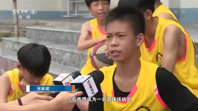张家城:受邀成为CBA节目中跳球嘉宾，独臂少年张家城会得到出场费吗
