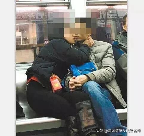 男女shangchuang视频:男女半夜视频通话正常吗？