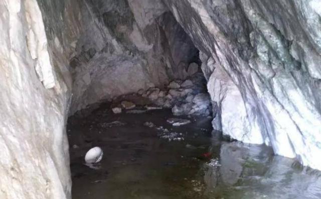 玉和翡翠的区别在哪里,玉和翡翠有区别么？哪个更有收藏价值？