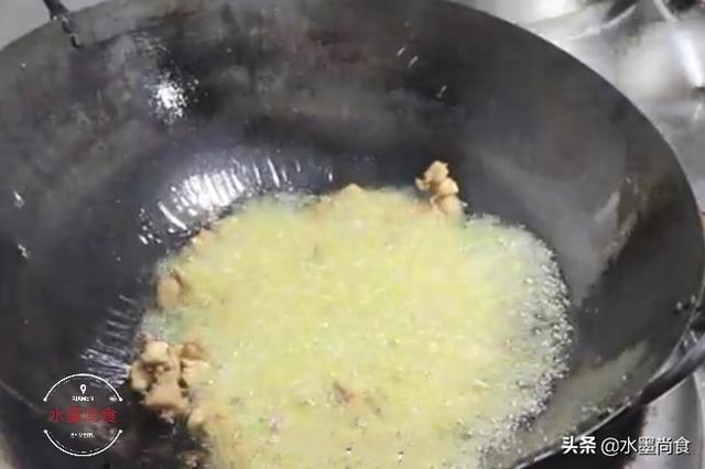青椒鸡胸脯肉的做法:青椒鸡胸脯肉的做法家常菜 血脂高可以吃鸡胸肉吗？如何做鸡胸肉吃起来才健康？