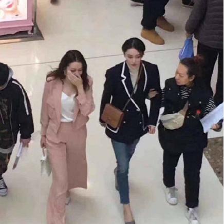 张馨予的老公是谁:张馨予和何捷的结婚喜讯引起了大家的广泛关注，对此你怎么看？