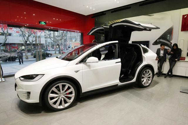 特斯拉算新能源车吗，比亚迪和特斯拉未来谁会成为新能源车的霸主？