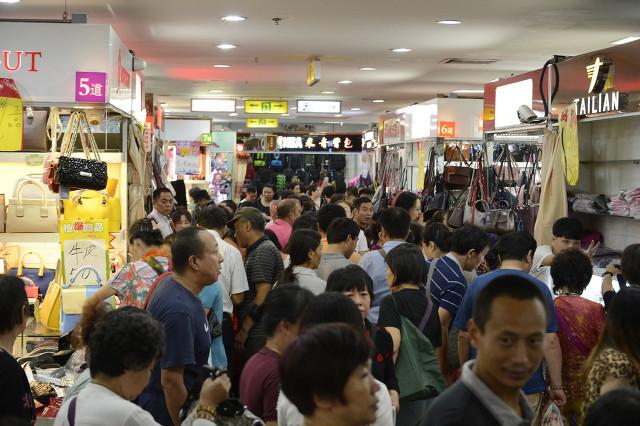 快夏天了，摆摊卖什么能月入3-5万