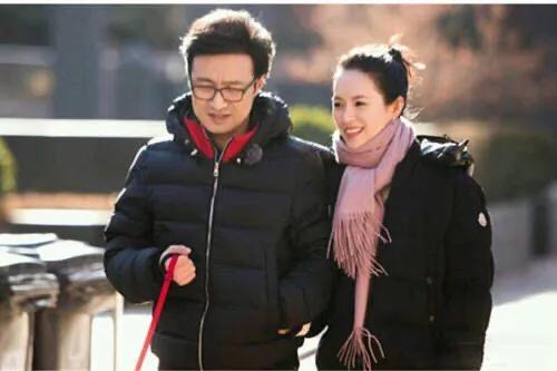 章子怡简历个人简介:章子怡怎么会跟汪峰走到一起呢？他们两个完全不在一个频道上啊？