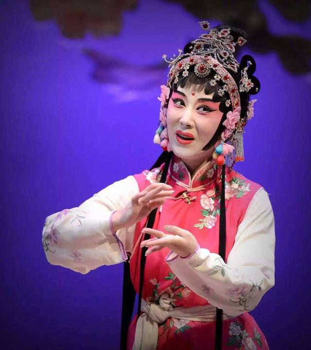 昆剧的特点:哪个剧种的《牡丹亭》更接近作品表达的神韵？