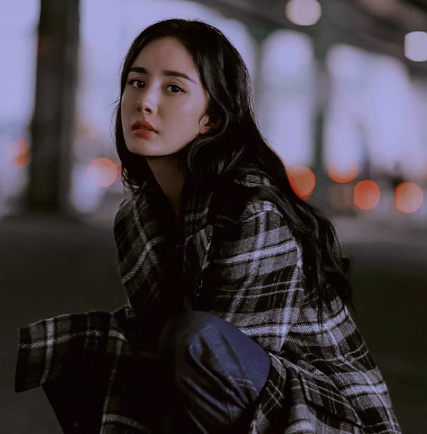 魏大勋粉丝脱粉:魏大勋和女性友人逛街，粉丝不悦要脱粉，明星交友需要交代吗？