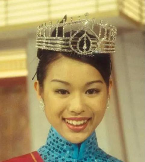 胡杏儿结婚:胡杏儿已经连生两子，前男友黄宗泽现状如何？