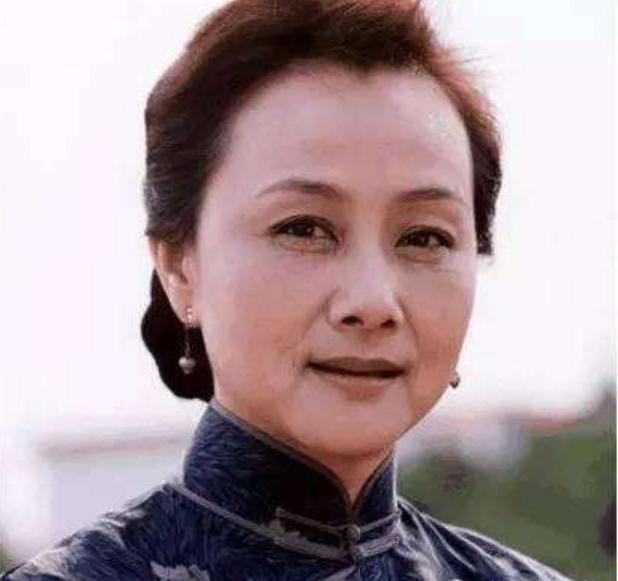 囧妈演员表所有演员:《囧妈》到底谁才是女主角？为什么？
