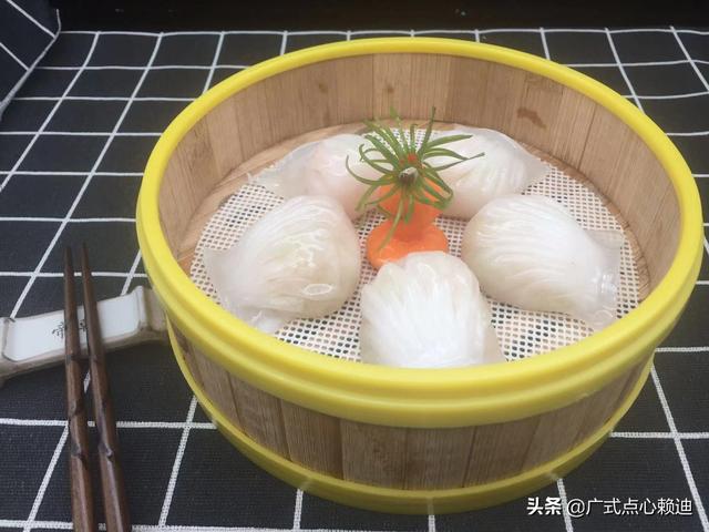 水晶虾仁:水晶虾饺 水晶虾饺是用什么面，该怎么做？