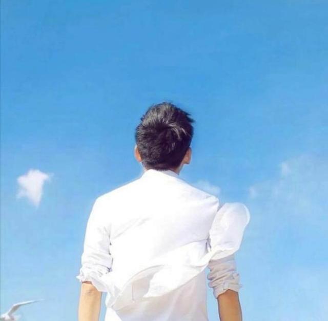 八两金的老婆:一个有钱的丑男追求你，你会同意嘛？