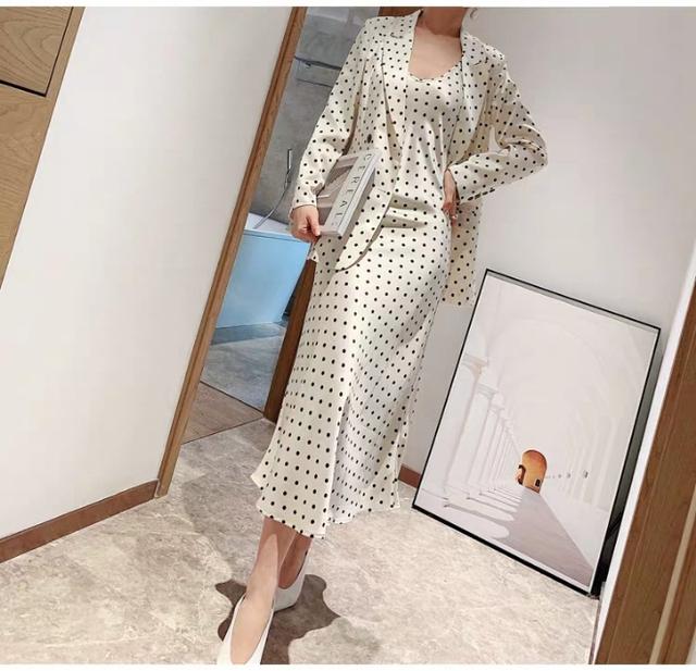 淘宝忠犬小八家模特小兮:有没有小个子的服装店铺推荐？