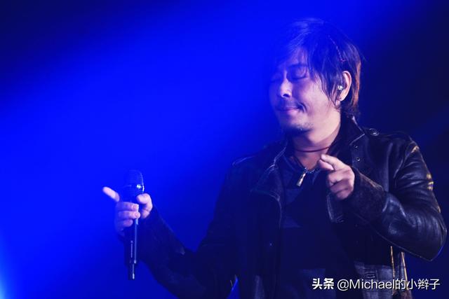 王杰的老婆:张学友和王杰有什么过节，为什么王杰老是说张学友的唱功不行？